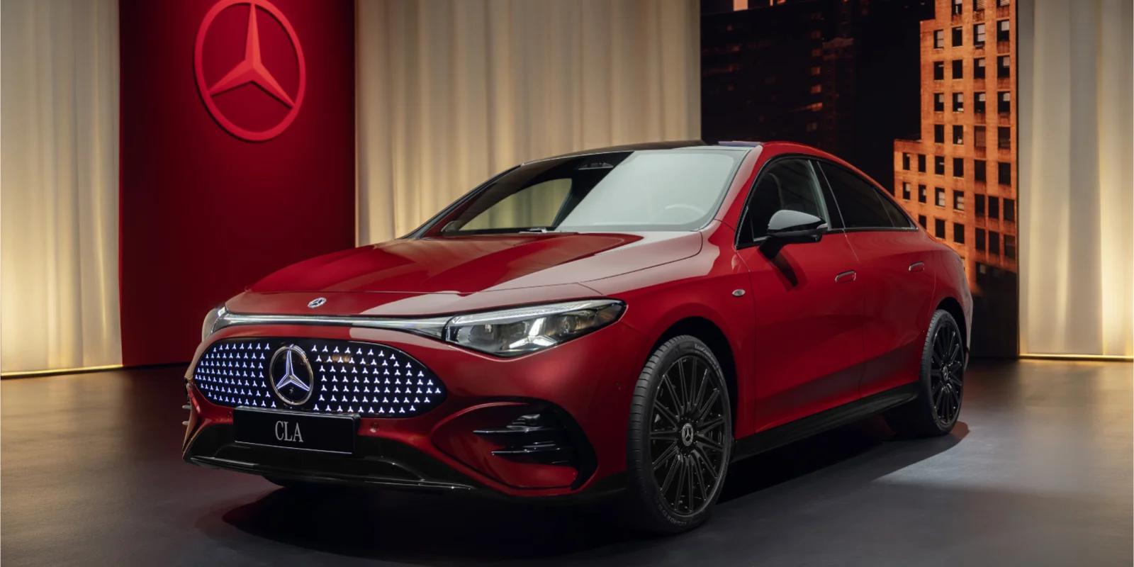 Success Story Mercedes-Benz: Automated Testing in the Cloud Mercedes‑Benz CLA als Keyvisual für Software‑Defined Vehicle, E/E‑Architekturen, ADAS und Validierung moderner Fahrzeugsoftware.