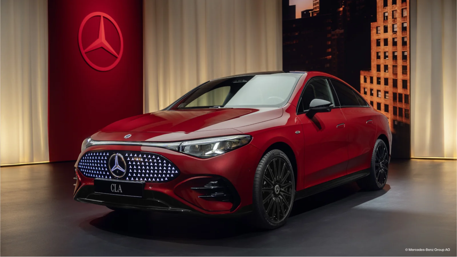 Success Story Mercedes-Benz: Automated Testing in the Cloud Mercedes‑Benz CLA als Keyvisual für Software‑Defined Vehicle, E/E‑Architekturen, ADAS und Validierung moderner Fahrzeugsoftware.