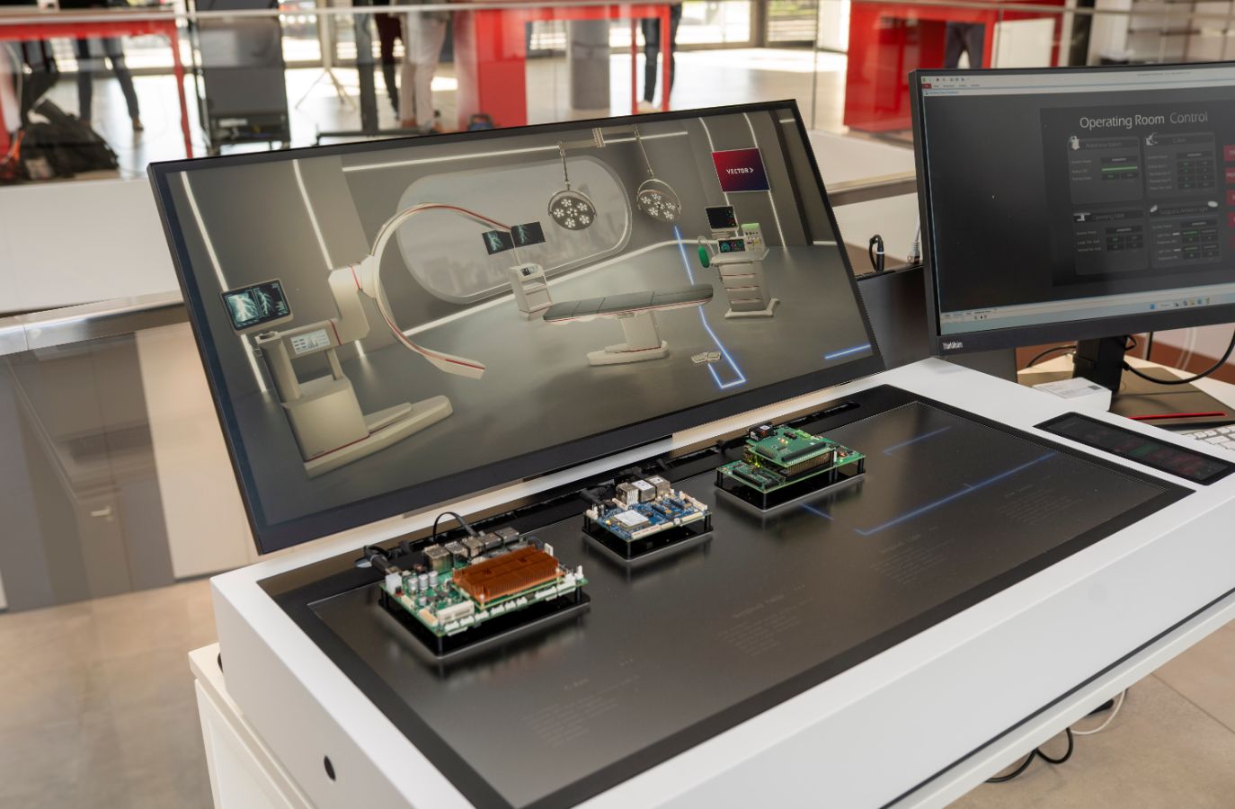 SDC enables device communication in future ORs Demonstrator showing functionality and opportunities of medical device connectivity