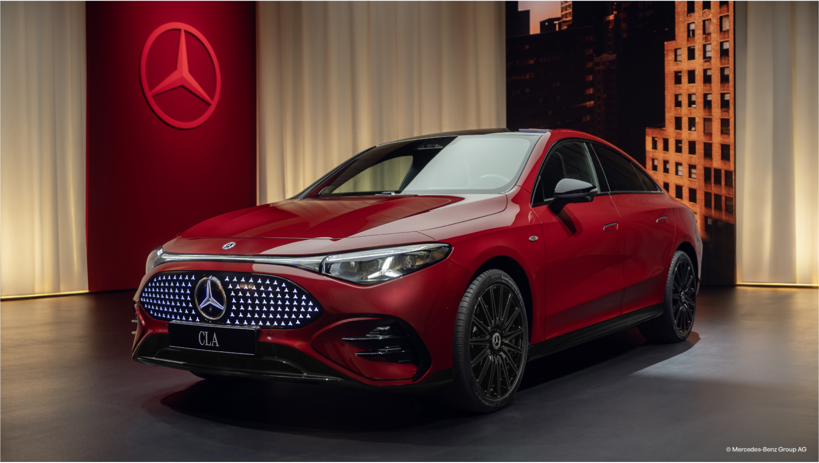 Success Story Mercedes-Benz: Automated Testing in the Cloud Mercedes‑Benz CLA als Keyvisual für Software‑Defined Vehicle, E/E‑Architekturen, ADAS und Validierung moderner Fahrzeugsoftware.